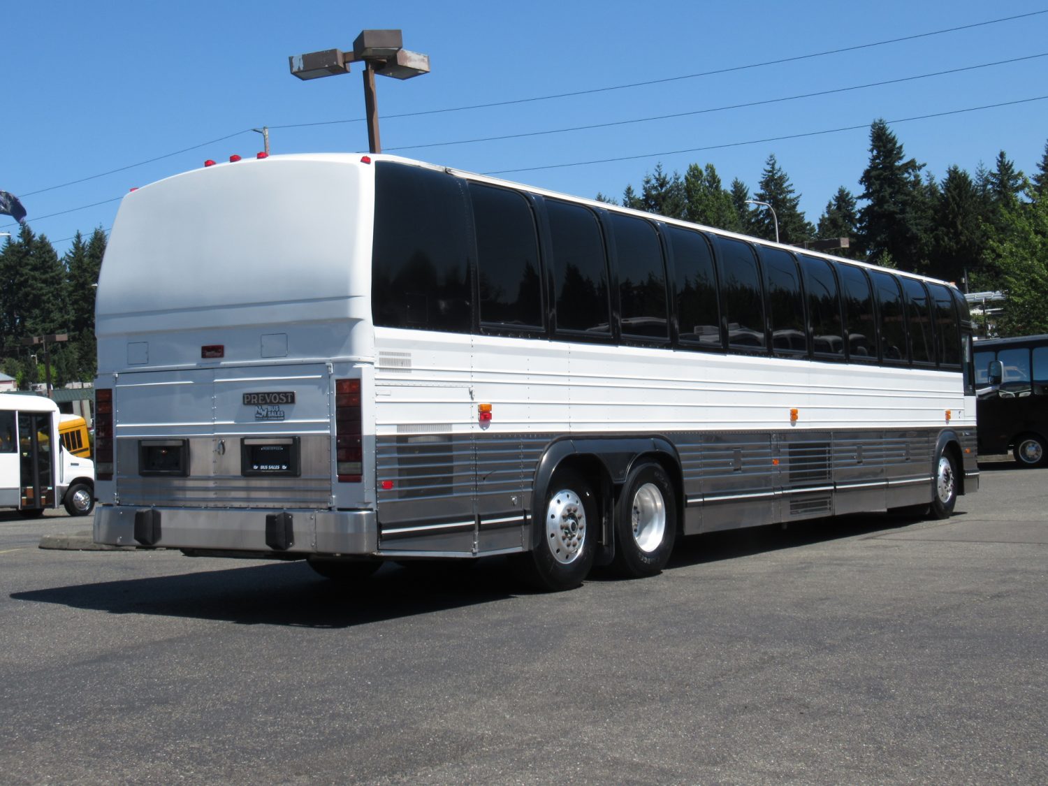1999 Prevost Le Mirage XL 55 Passenger Coach Bus - C26840 - Image 4