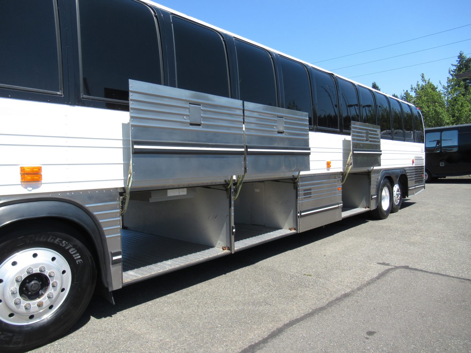 1999 Prevost Le Mirage XL 55 Passenger Coach Bus - C26840 - Image 10