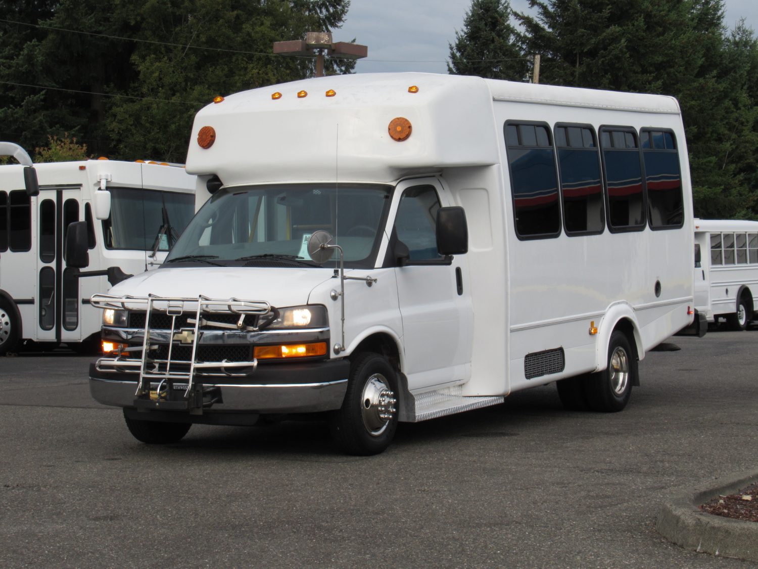 2013 Chevrolet Goshen 13 Passenger ADA Shuttle Bus - S77988 - Image 2