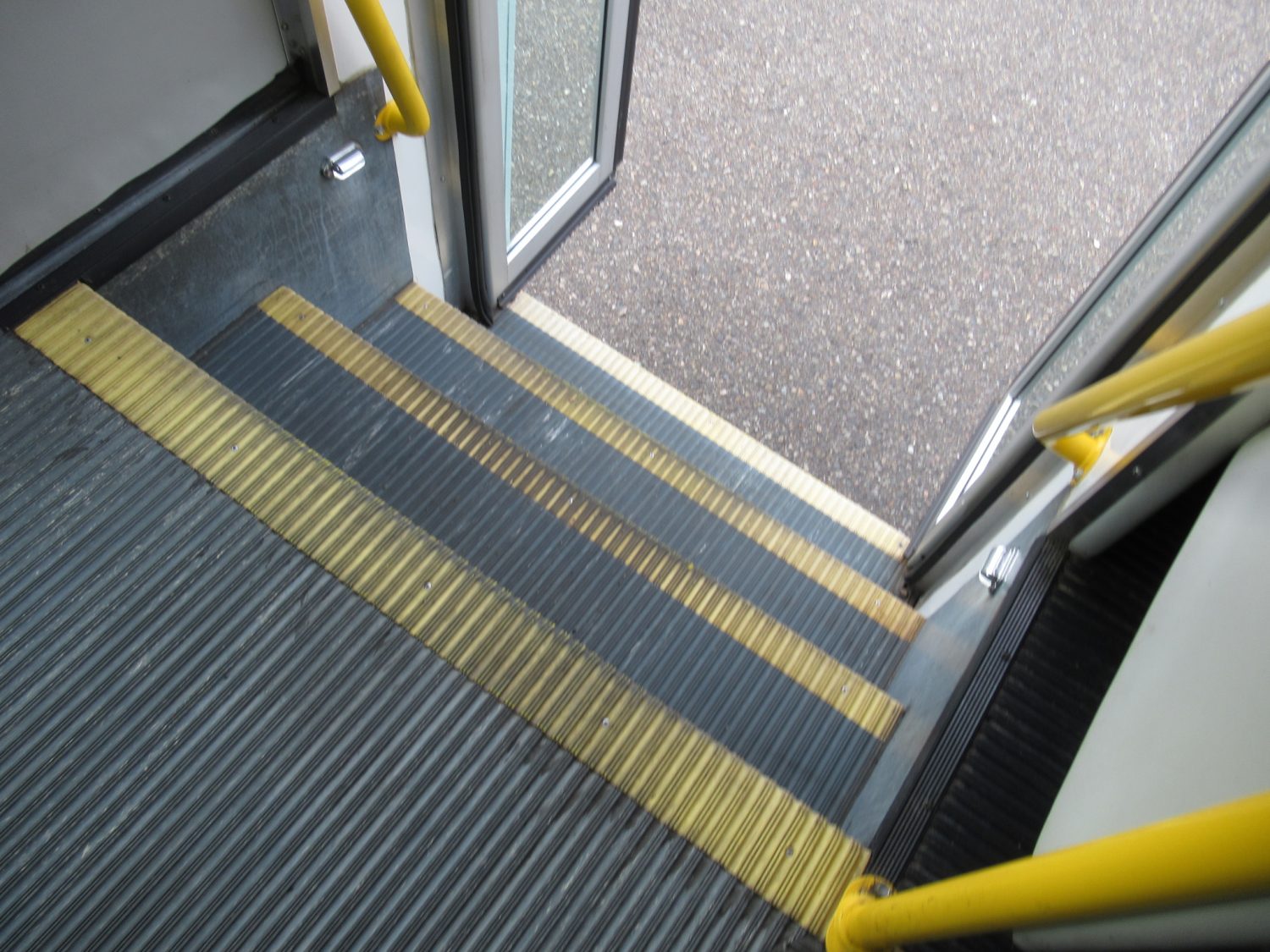 2013 Chevrolet Goshen 13 Passenger ADA Shuttle Bus - S77988 - Image 10