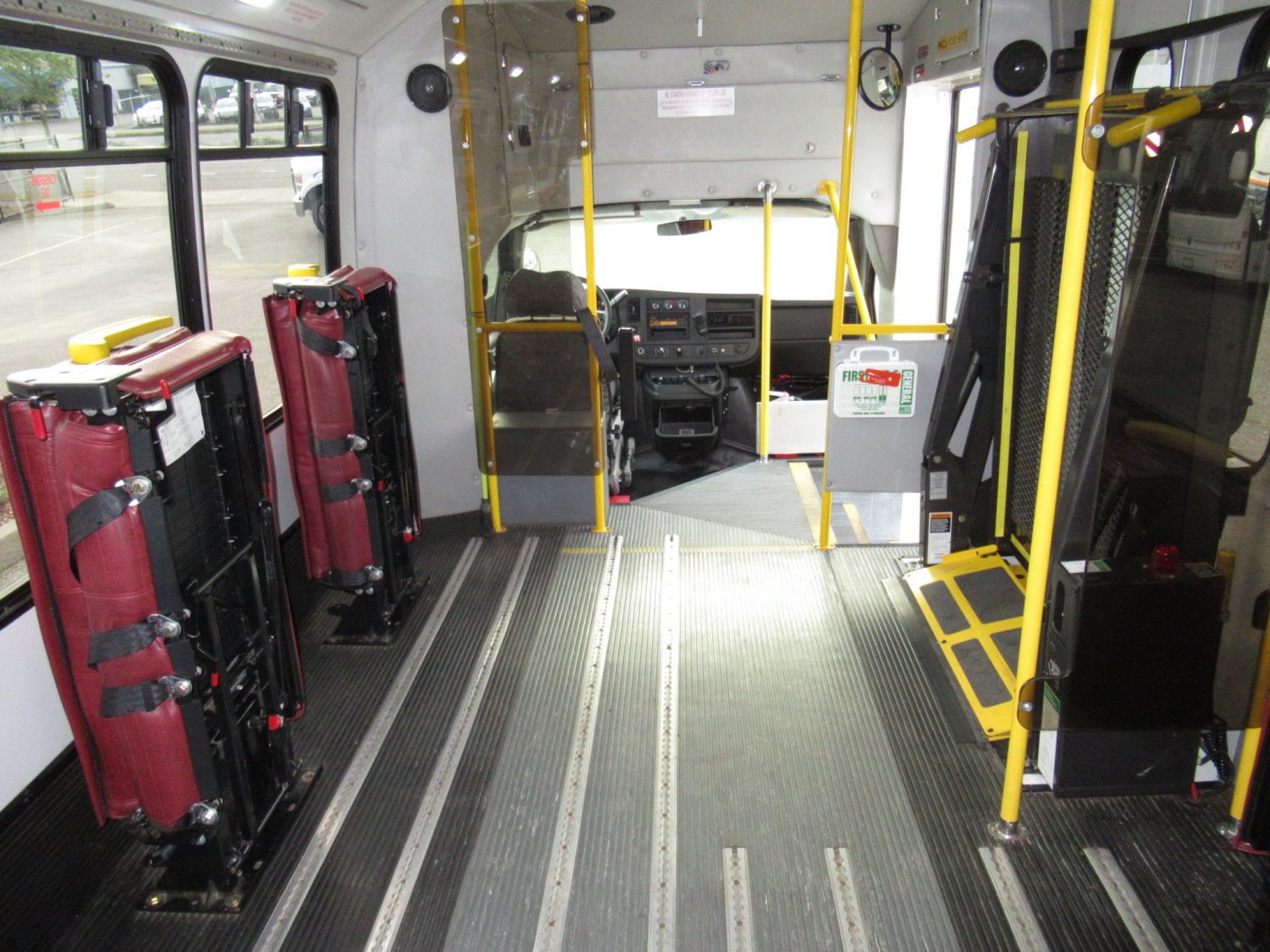 2013 Chevrolet Goshen 13 Passenger ADA Shuttle Bus - S77988 - Image 9