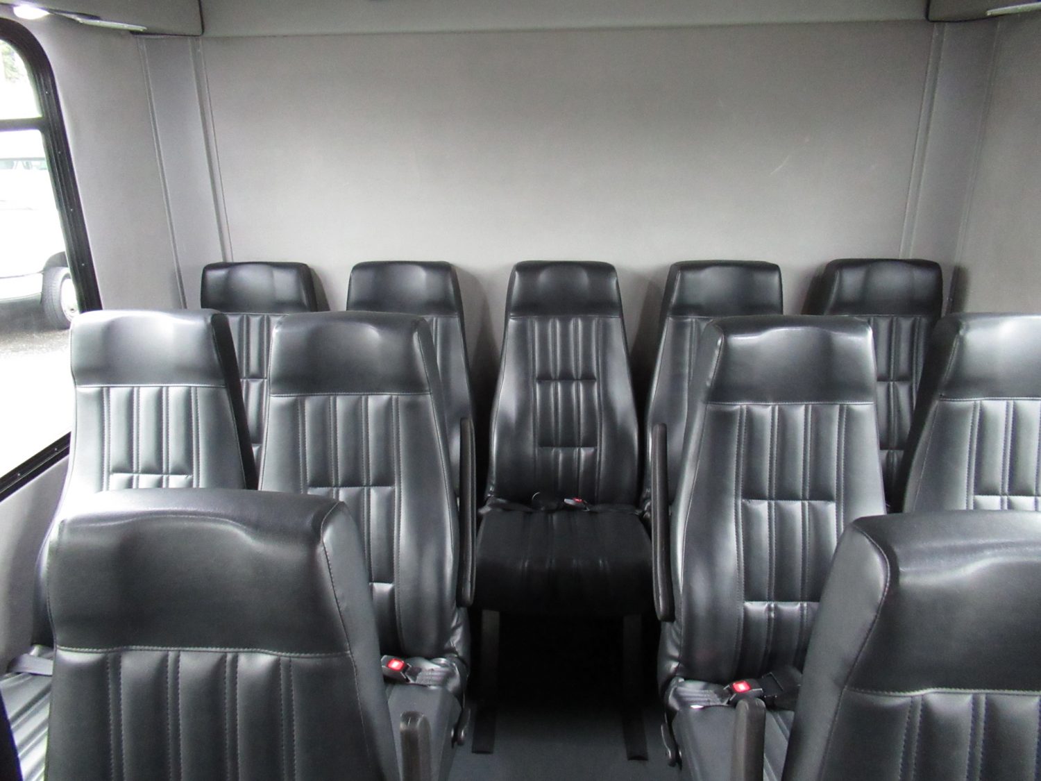 2016 Ford Goshen 25 Passenger + Rear Luggage Shuttle Bus - S50360 - Image 7