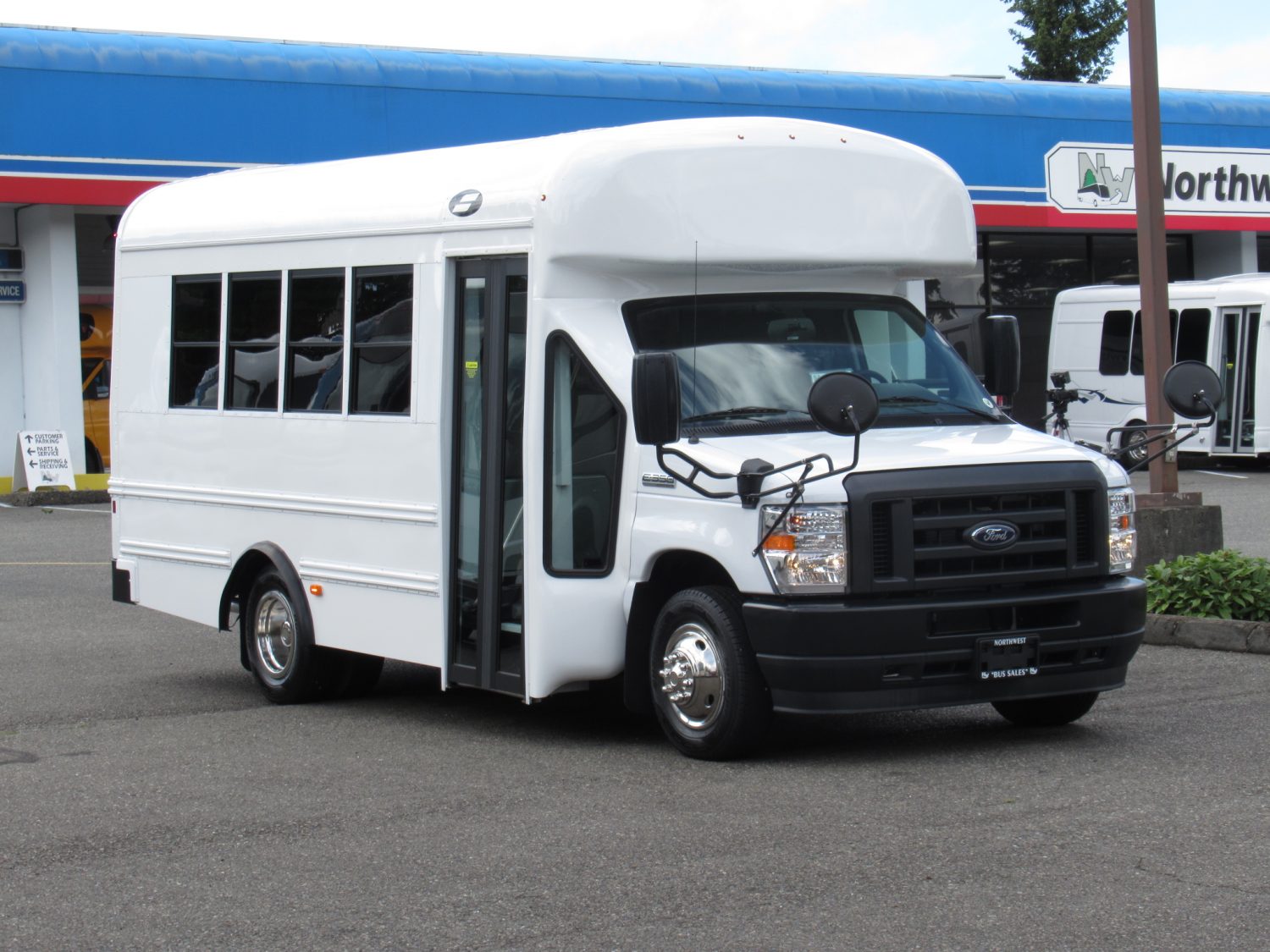 2021 Ford Starcraft Prodigy MFSAB 14 Passenger - B04877