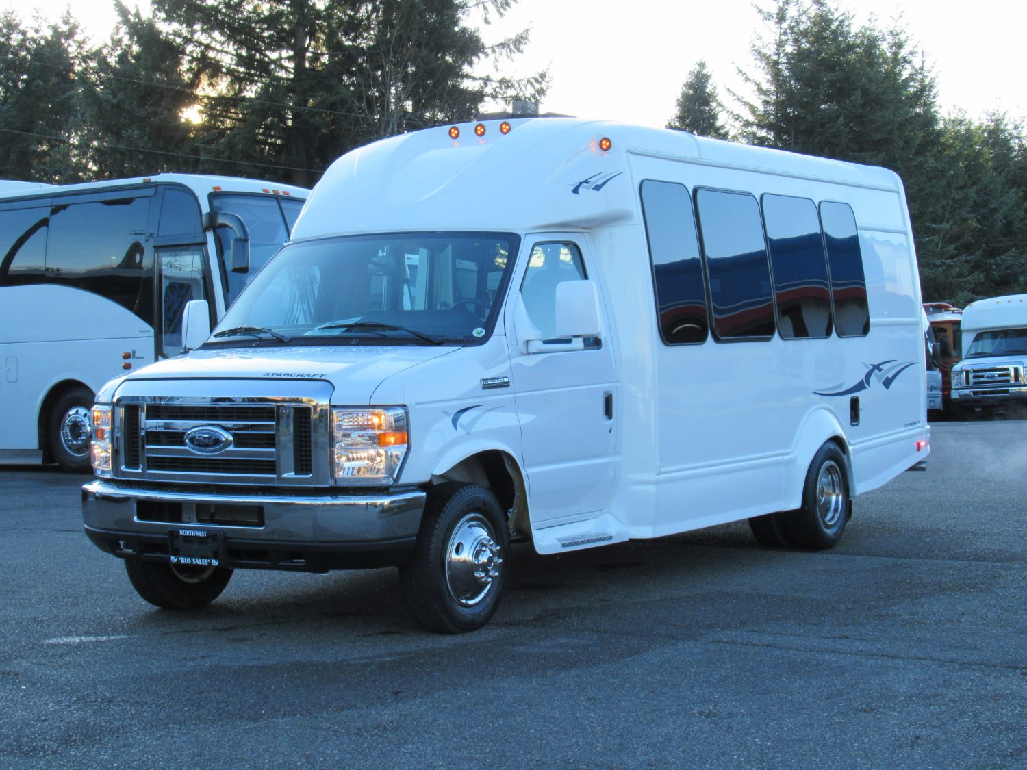 2019 Ford Starcraft Starquest - 14 Passenger w/Rear Luggage - S51242 - Image 2