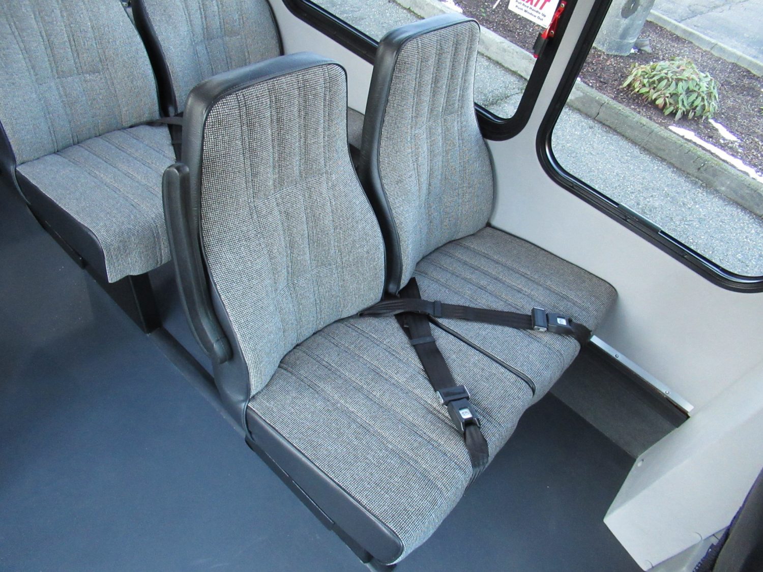 2019 Ford Starcraft Starquest - 14 Passenger w/Rear Luggage - S51242 - Image 8