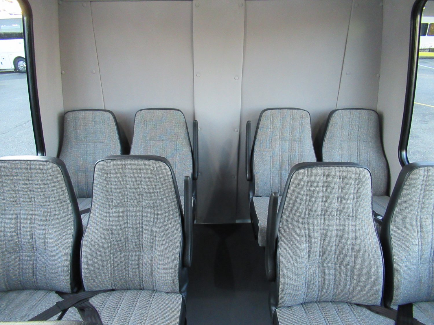 2019 Ford Starcraft Starquest - 14 Passenger w/Rear Luggage - S51242 - Image 7