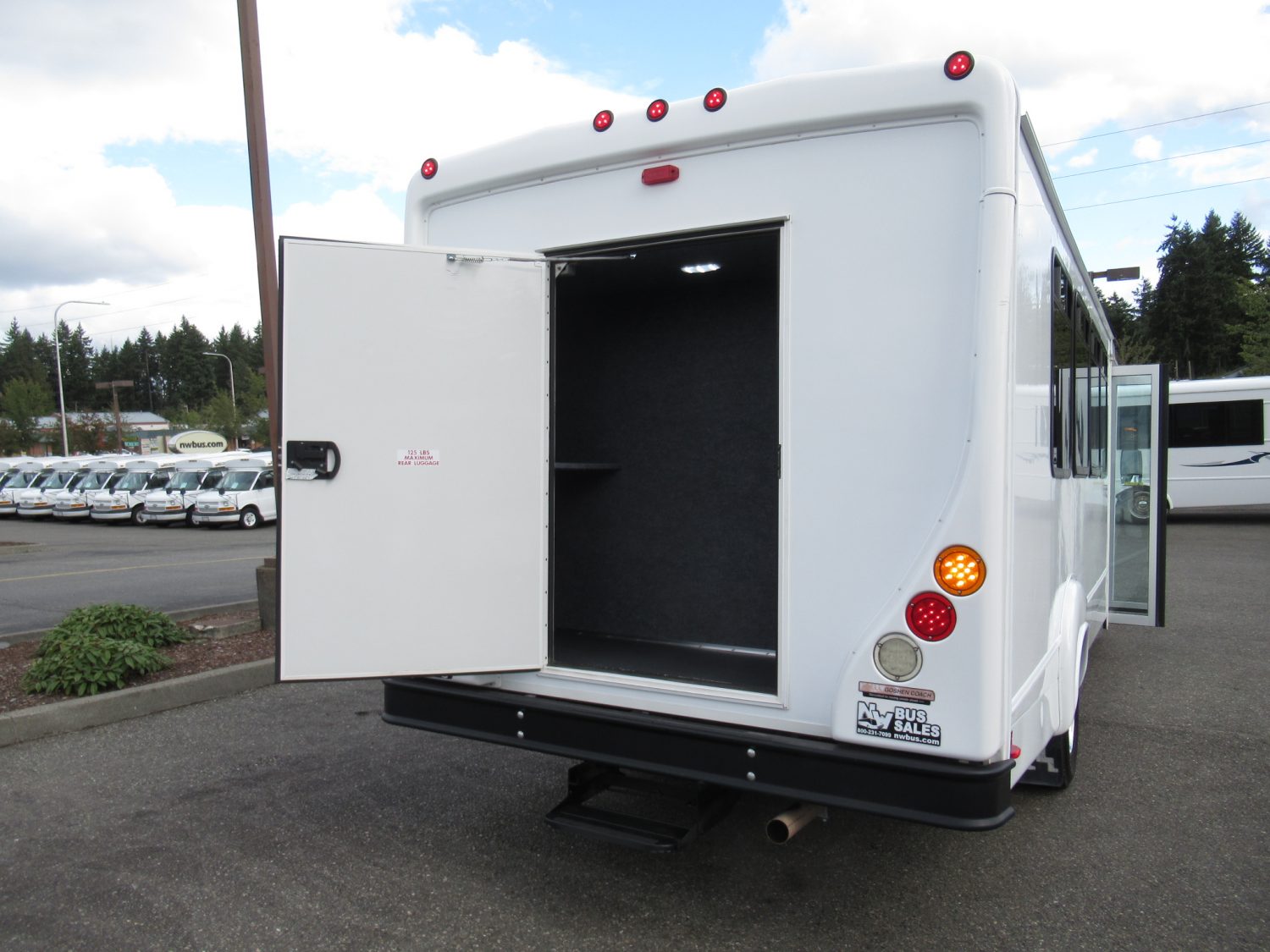 2016 Ford Goshen 25 Passenger + Rear Luggage Shuttle Bus - S32117 - Image 10