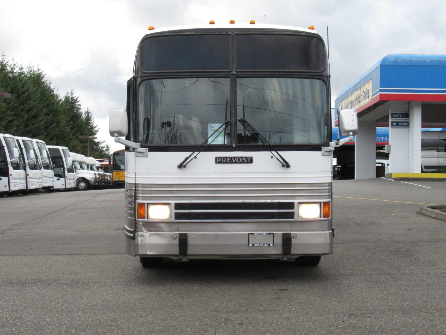 1999 Prevost Le Mirage XL 55 Passenger Coach Bus - C26940 - Image 12