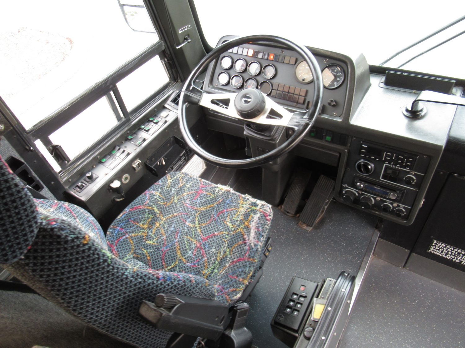 1999 Prevost Le Mirage XL 55 Passenger Coach Bus - C26940 - Image 5