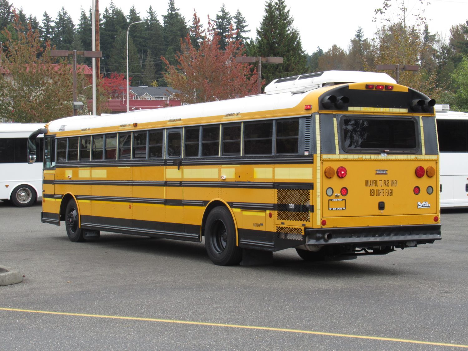 2005 Thomas HDX 90 Passenger School Bus - B60874 - Image 4