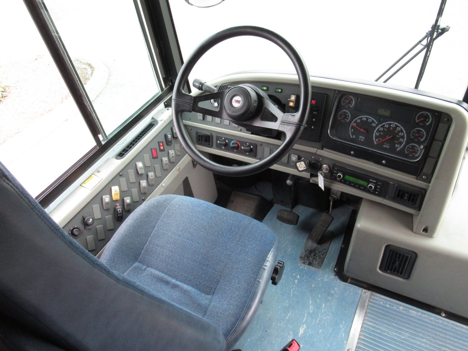 2005 Thomas HDX 90 Passenger School Bus - B60874 - Image 5