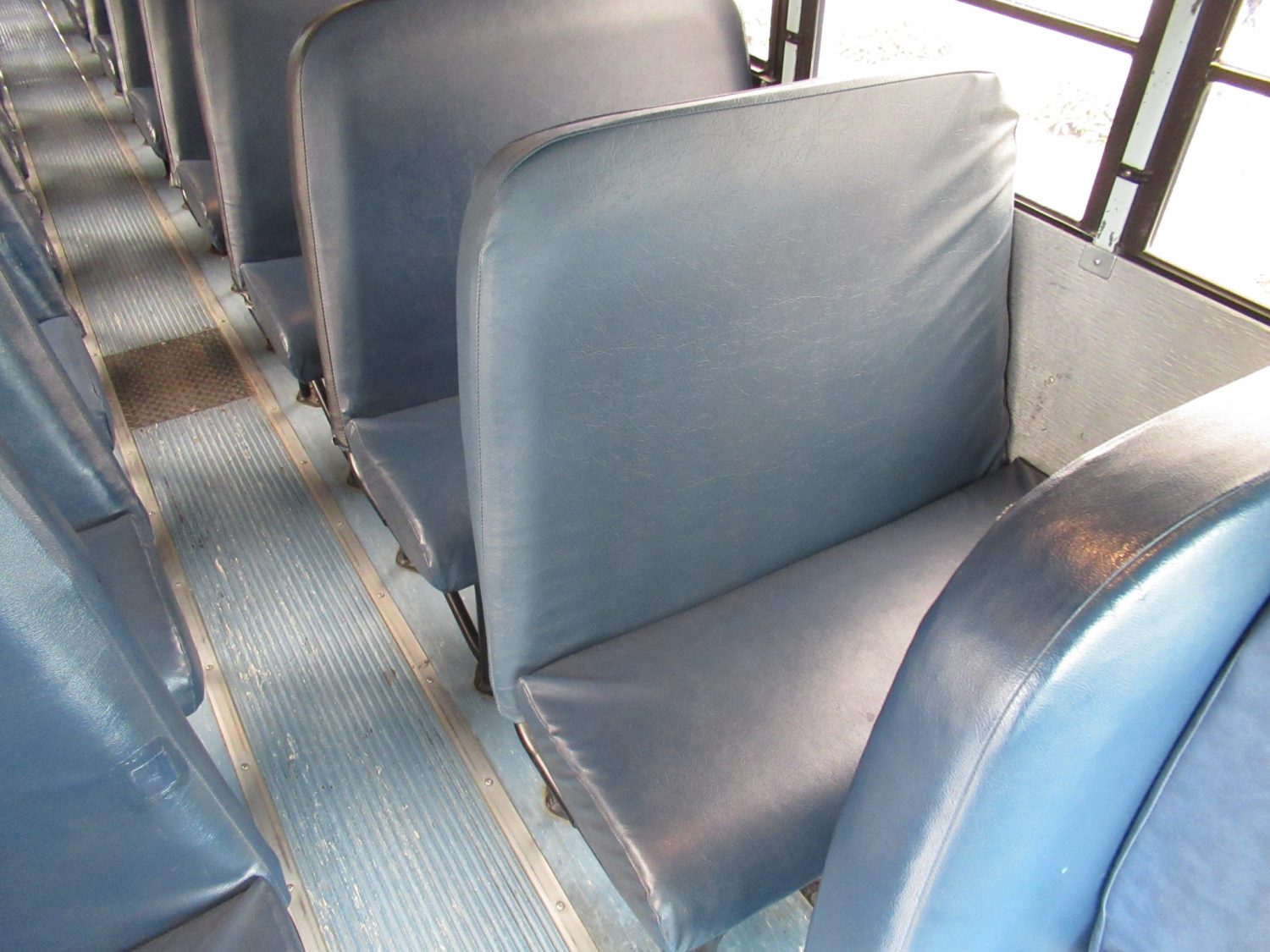 2005 Thomas HDX 90 Passenger School Bus - B60874 - Image 9