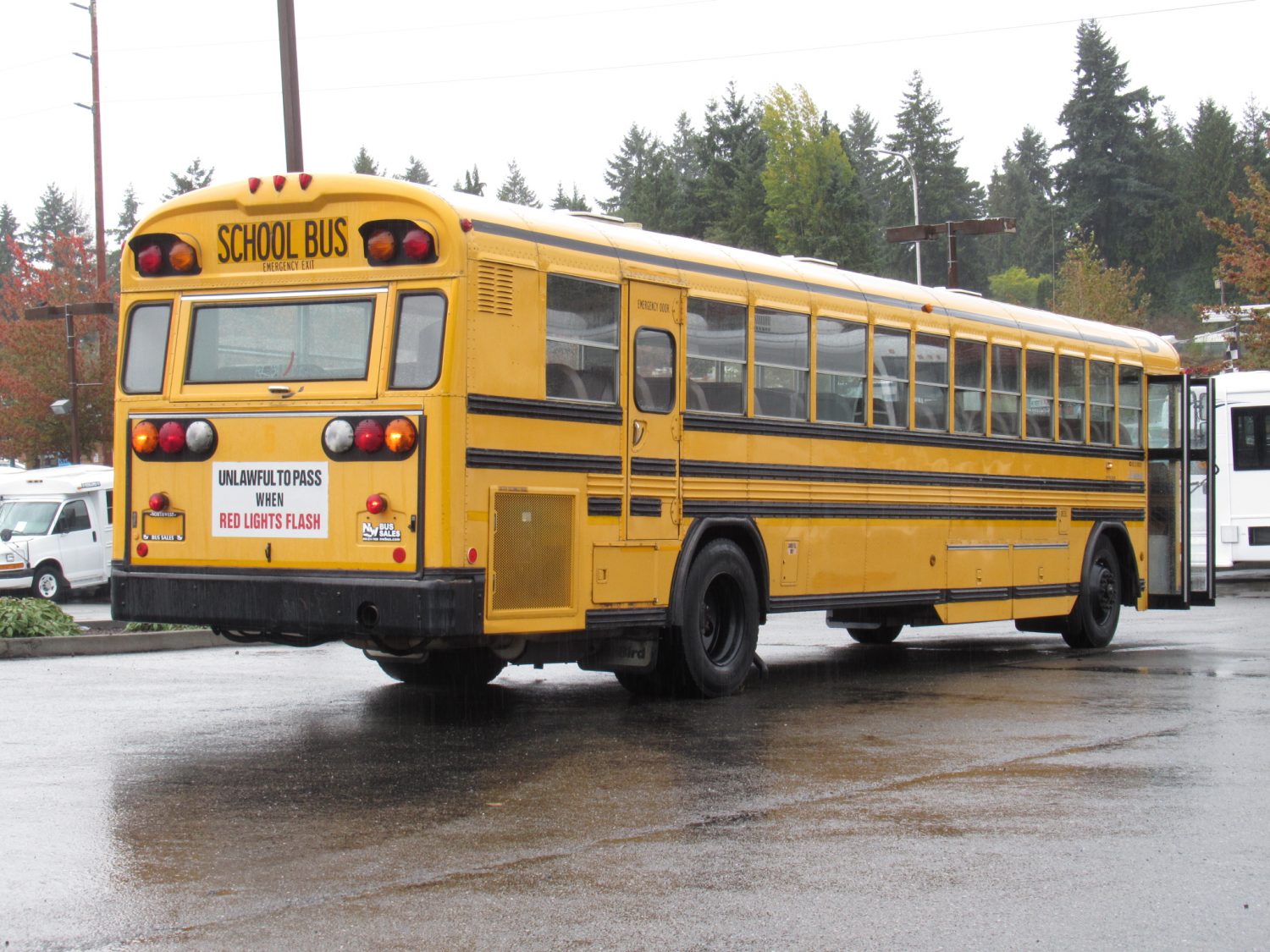 2000 Bluebird All American 84 Passenger School Bus - B87939 - Image 3