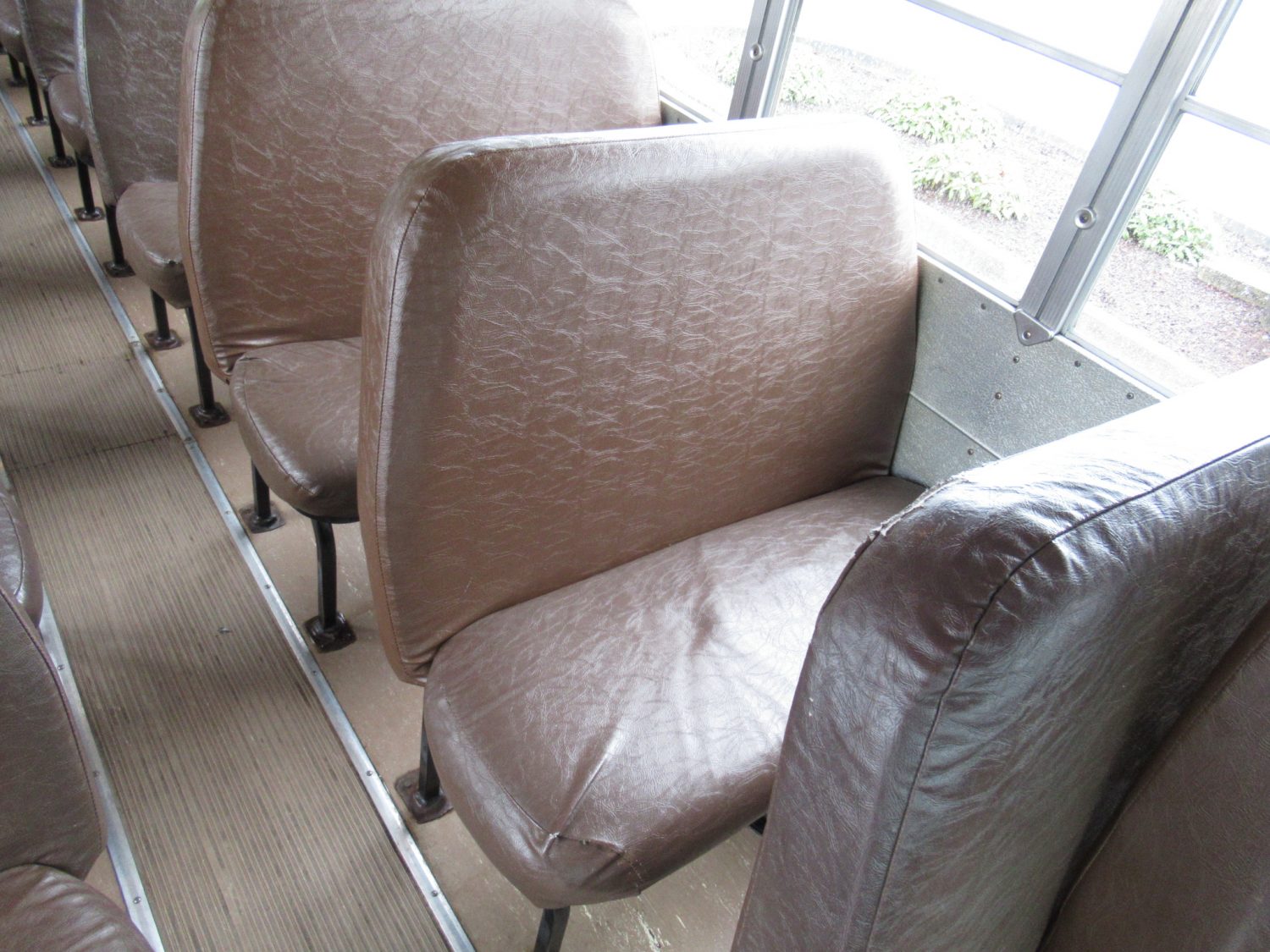 2000 Bluebird All American 84 Passenger School Bus - B87939 - Image 9