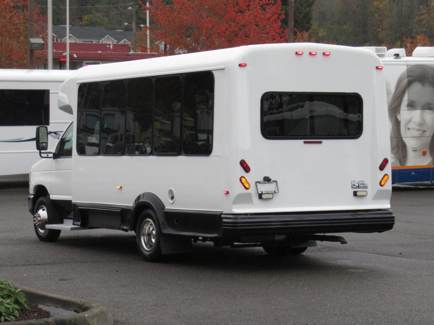 2015 Ford Eldorado Aerotech 14 Passenger Interior Luggage Shuttle Bus - S00658 - Image 4