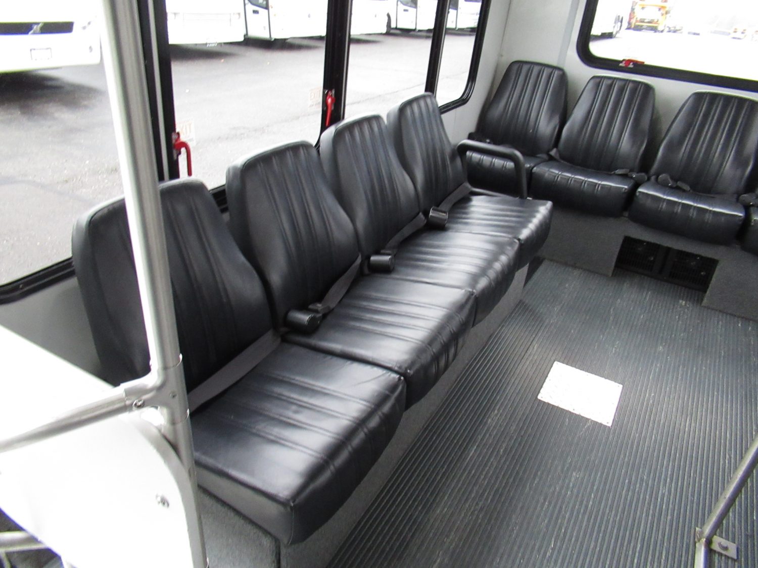 2015 Ford Eldorado Aerotech 14 Passenger Interior Luggage Shuttle Bus - S00658 - Image 7