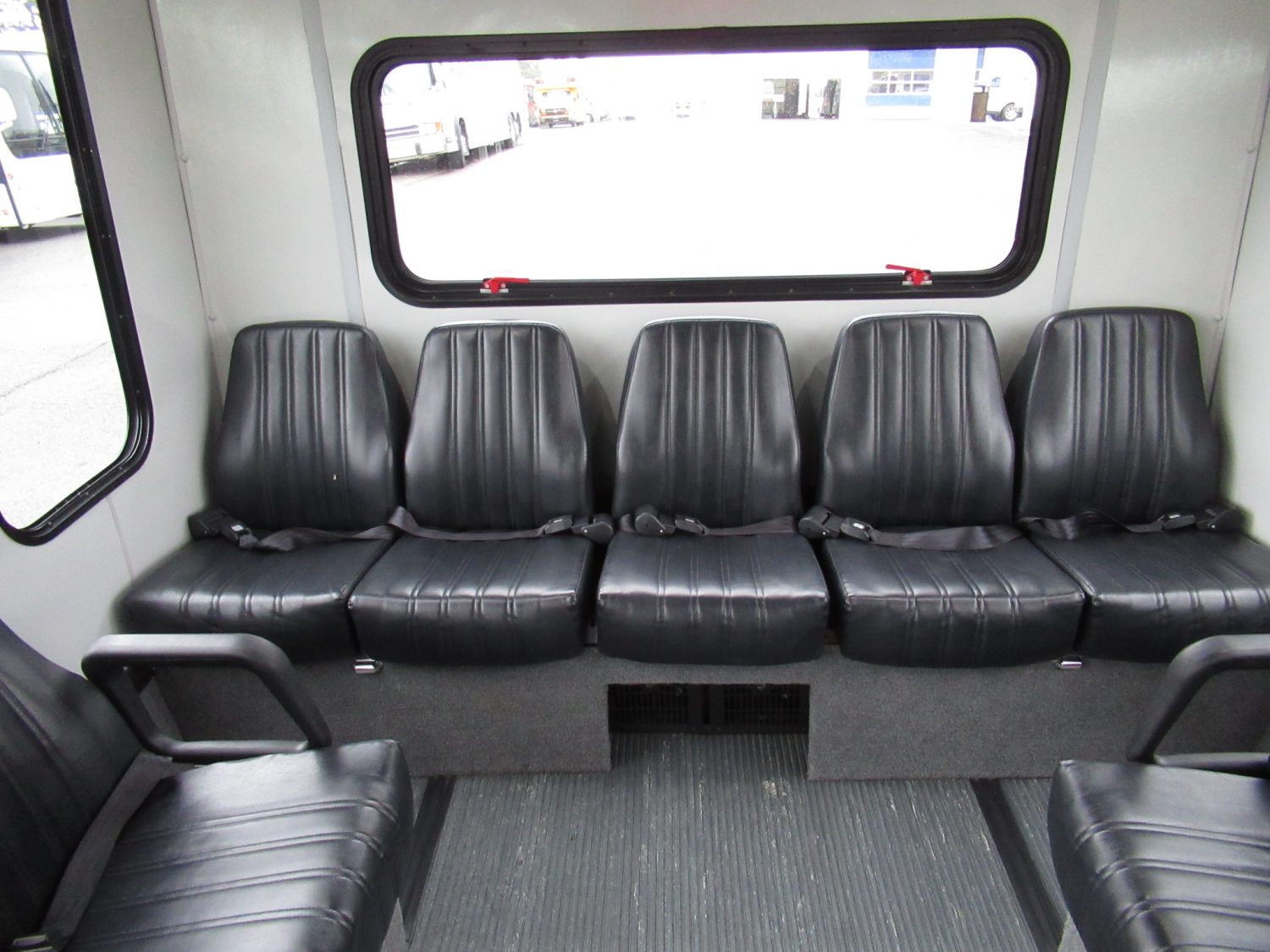 2015 Ford Eldorado Aerotech 14 Passenger Interior Luggage Shuttle Bus - S00658 - Image 10