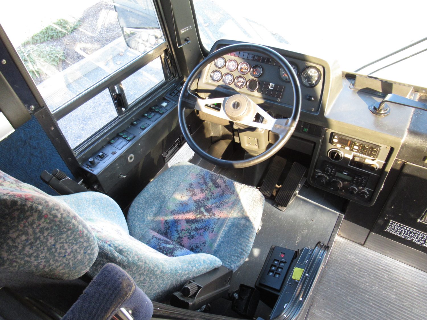 1999 Prevost Le Mirage XL 55 Passenger Coach Bus - C26901 - Image 6