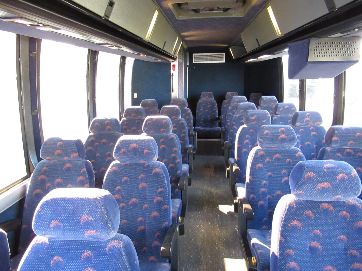 1999 Prevost Le Mirage XL 55 Passenger Coach Bus - C26901 - Image 8