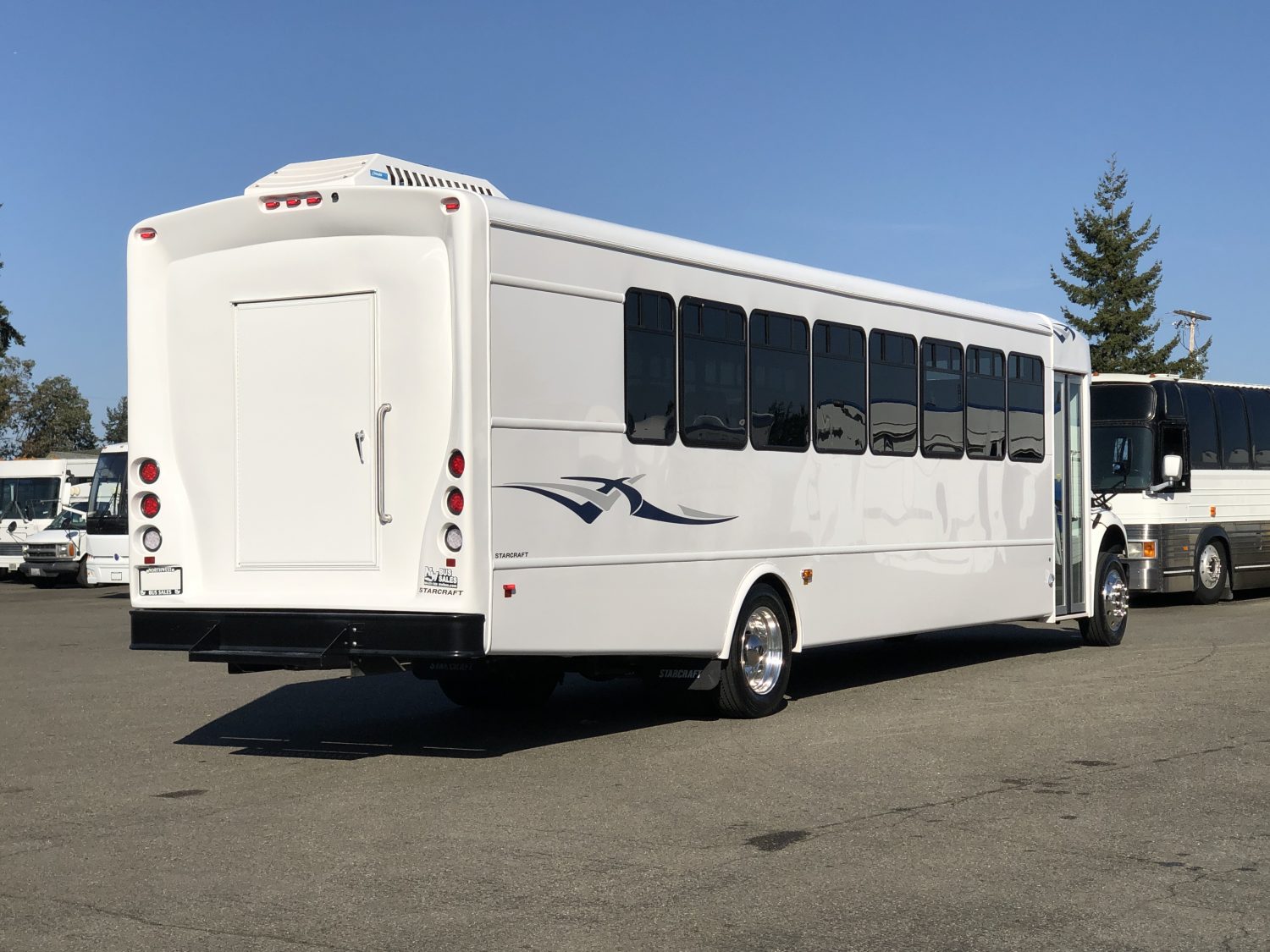 2020 Freightliner Starcraft Allstar XL 36 Passenger + Rear Luggage Shuttle Bus - SE7803 - Image 3