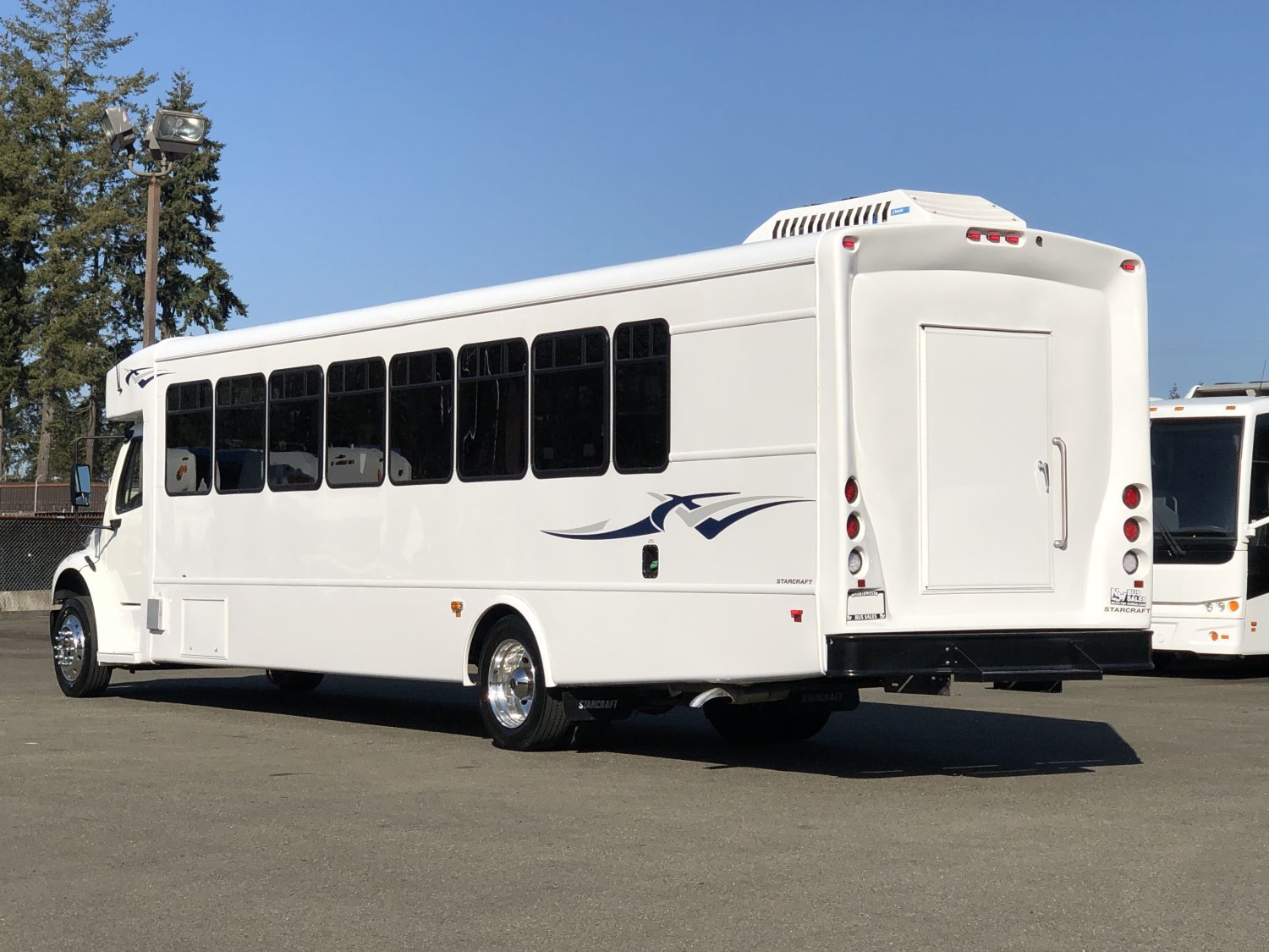 2020 Freightliner Starcraft Allstar XL 36 Passenger + Rear Luggage Shuttle Bus - SE7803 - Image 4