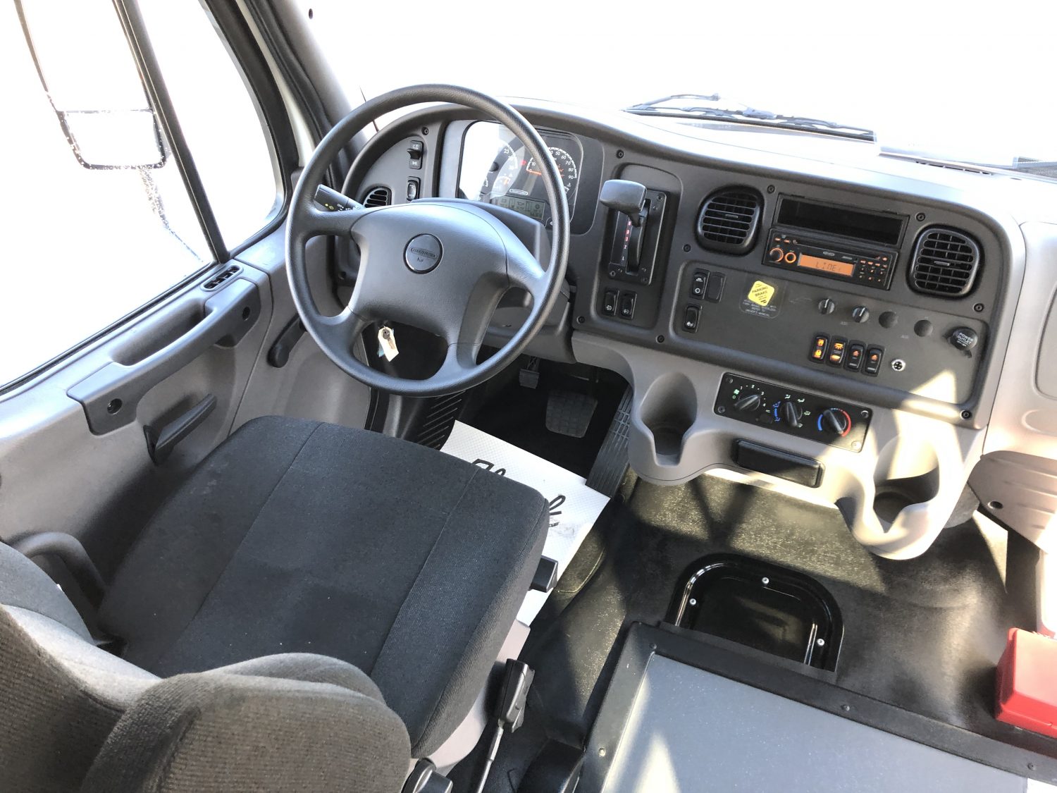 2020 Freightliner Starcraft Allstar XL 36 Passenger + Rear Luggage Shuttle Bus - SE7803 - Image 5