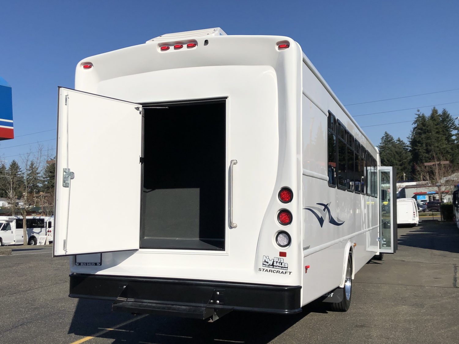 2020 Freightliner Starcraft Allstar XL 36 Passenger + Rear Luggage Shuttle Bus - SE7803 - Image 10