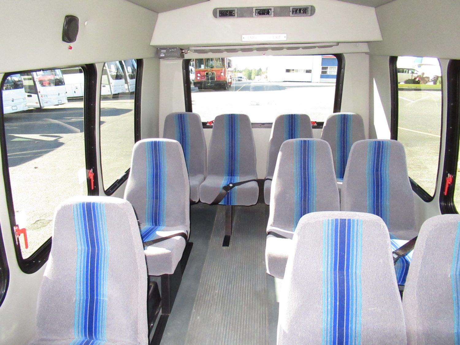 2011 Chevrolet Turtle Top 13 Passenger Shuttle Bus - S16003 - Image 6
