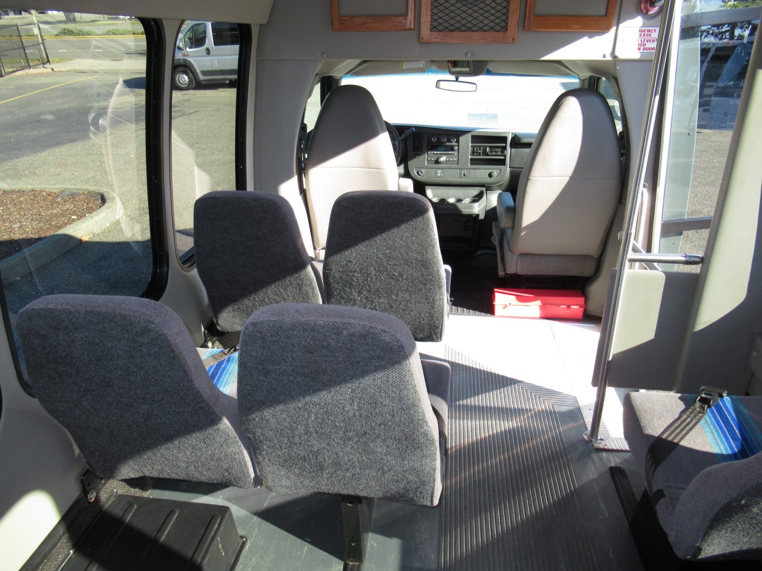 2011 Chevrolet Turtle Top 13 Passenger Shuttle Bus - S16003 - Image 8