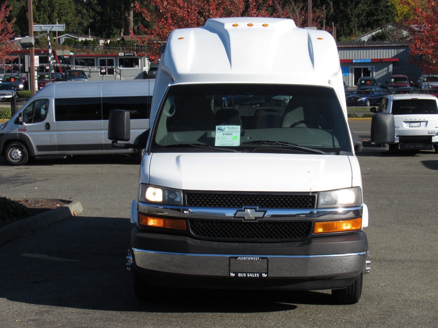 2011 Chevrolet Turtle Top 13 Passenger Shuttle Bus - S16003 - Image 12