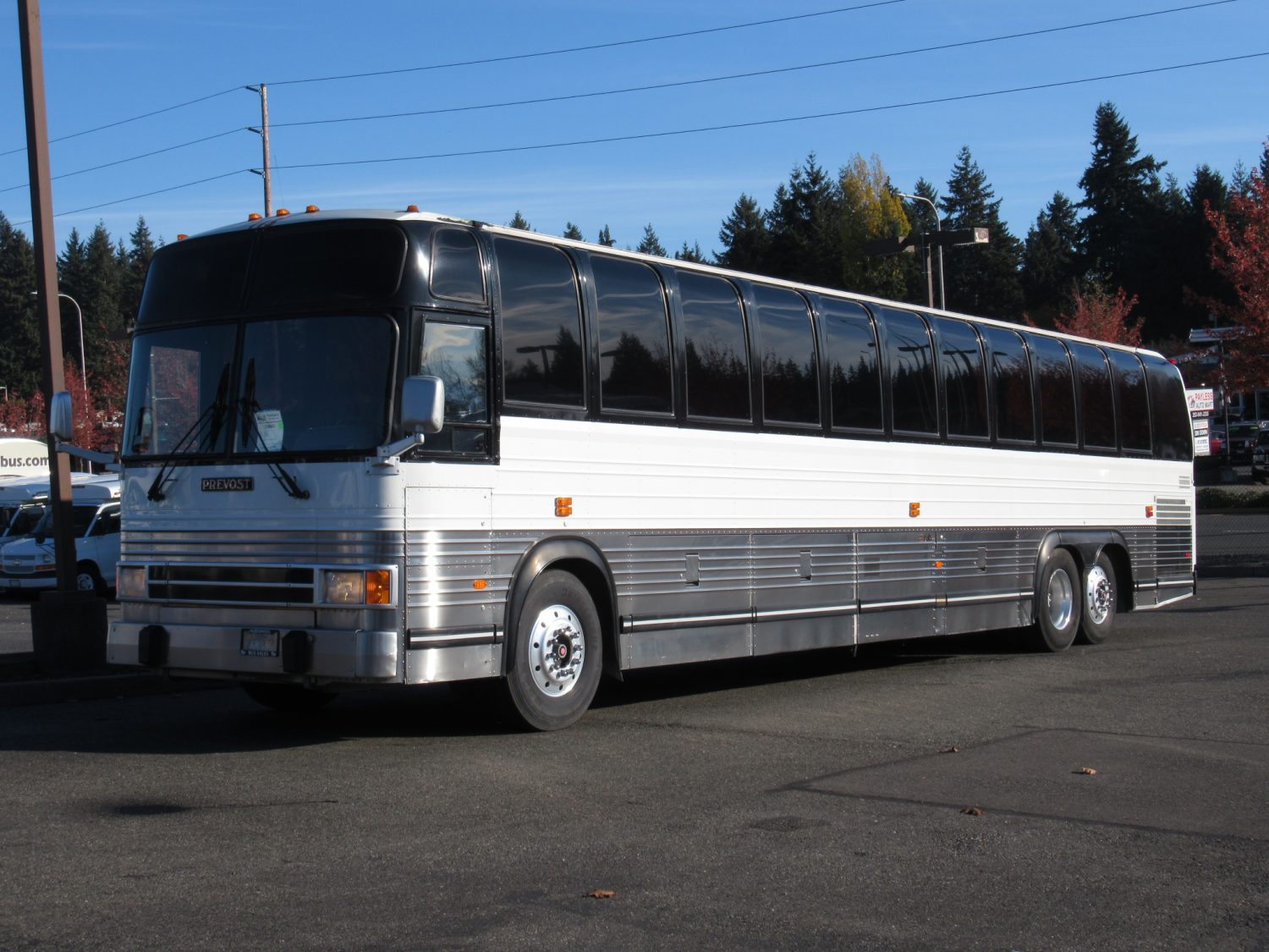 1999 Prevost Le Mirage XL 55 Passenger Coach Bus - C26862 - Image 2