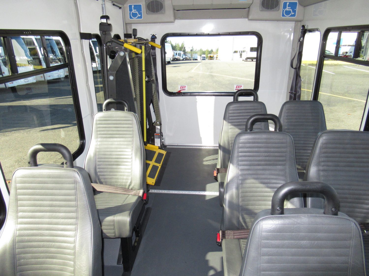 2019 Ford Starcraft Starlite 8 Passenger + 2 Wheelchairs Shuttle Bus - S67298 - Image 6