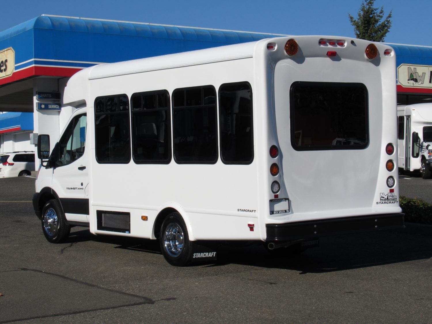 2019 Ford Starcraft Starlite 8 Passenger + 2 Wheelchairs Shuttle Bus - S67298 - Image 4