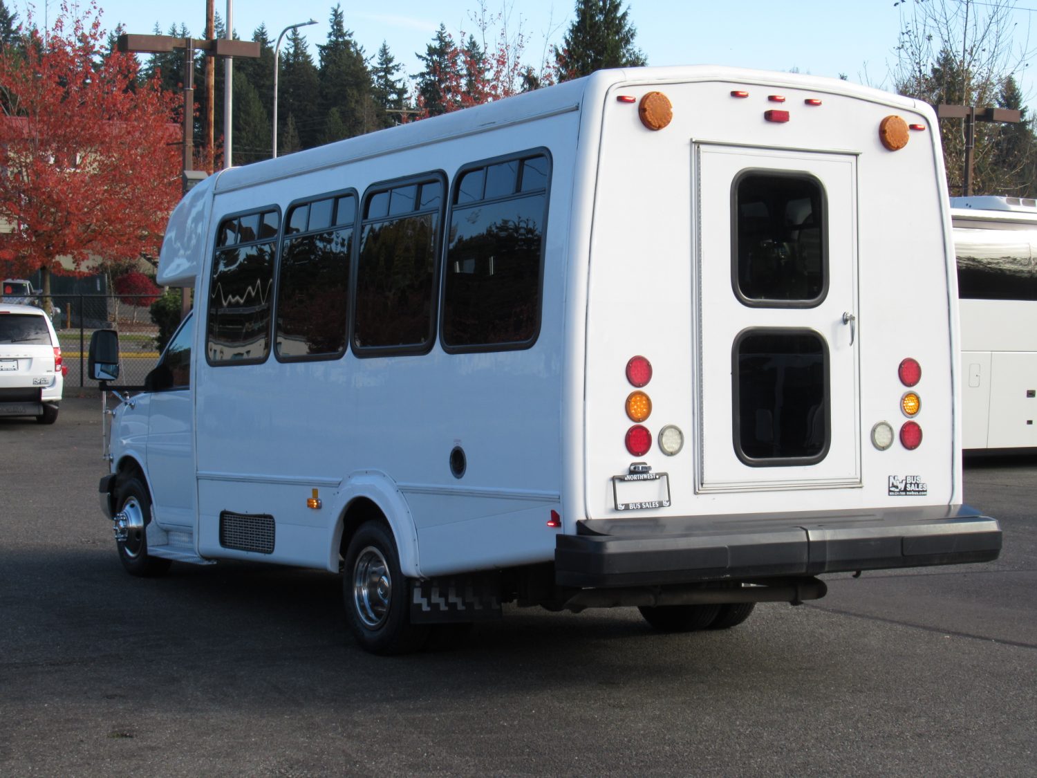 2013 Chevrolet Goshen 13 Passenger ADA Shuttle Bus - S24759 - Image 4