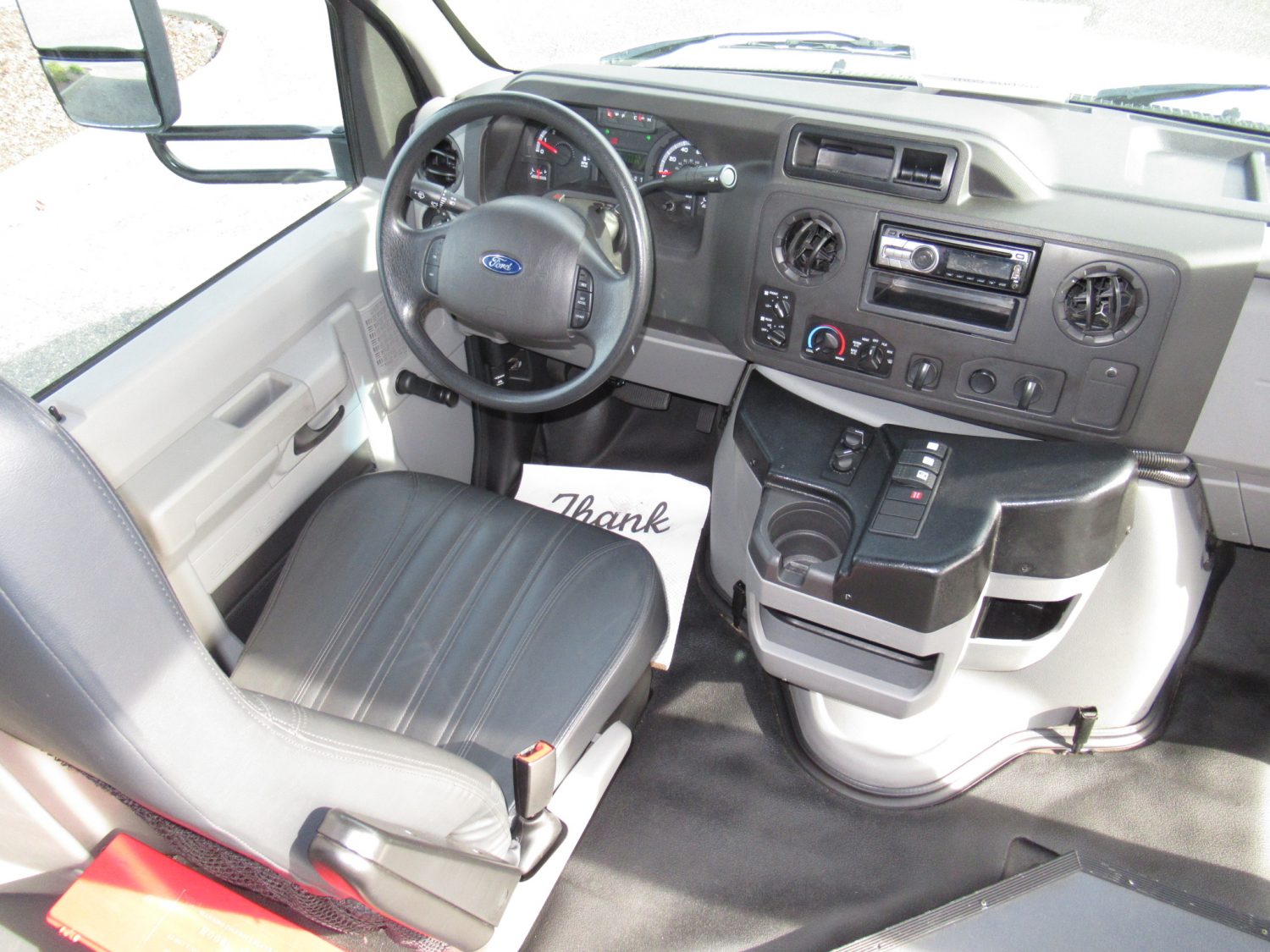 2016 Ford Goshen 25 Passenger + Rear Luggage Shuttle Bus - S21010 - Image 5