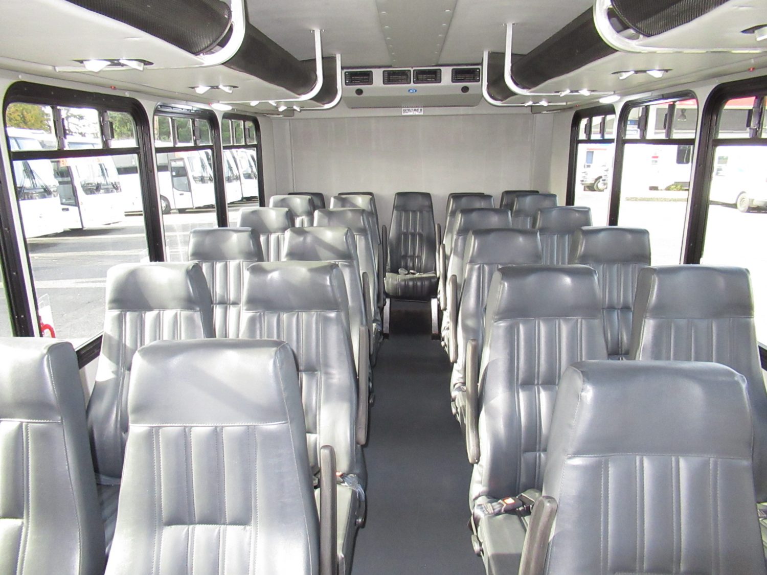 2016 Ford Goshen 25 Passenger + Rear Luggage Shuttle Bus - S21010 - Image 6