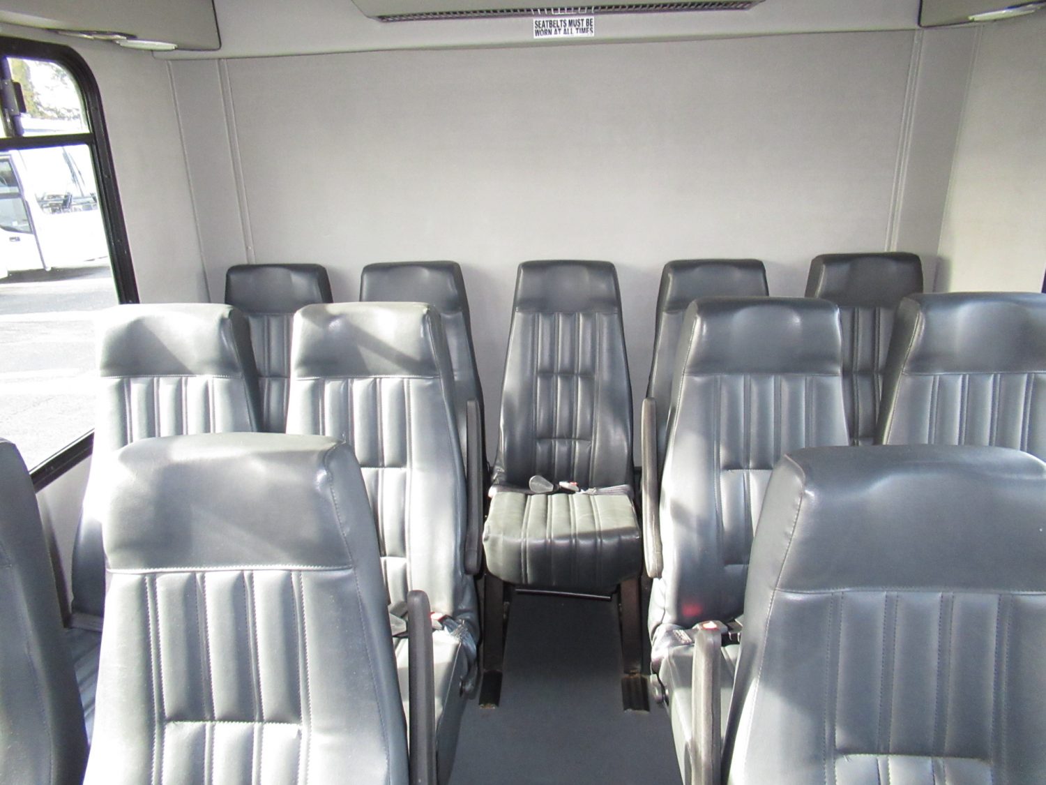 2016 Ford Goshen 25 Passenger + Rear Luggage Shuttle Bus - S21010 - Image 7