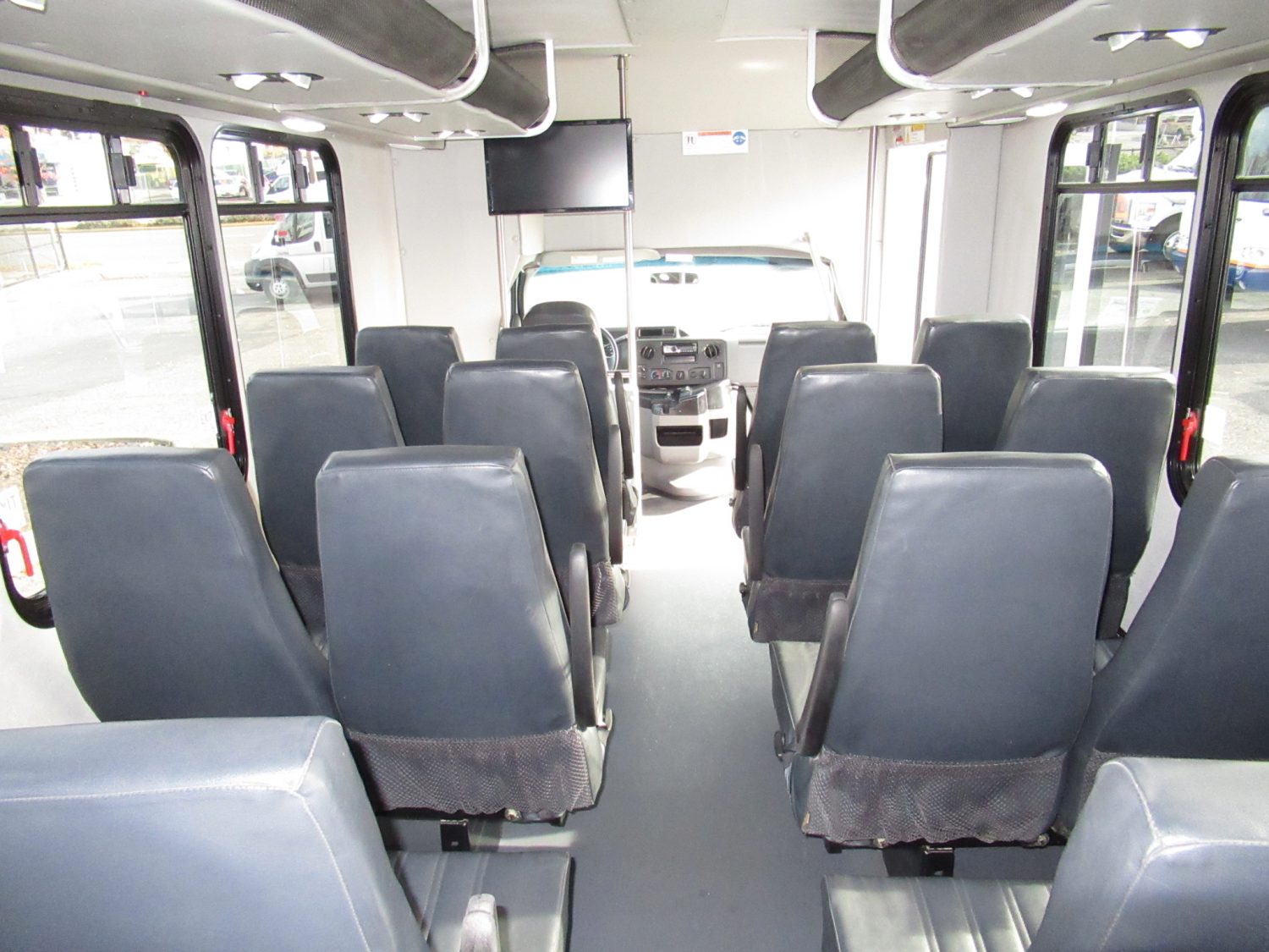 2016 Ford Goshen 25 Passenger + Rear Luggage Shuttle Bus - S21010 - Image 8