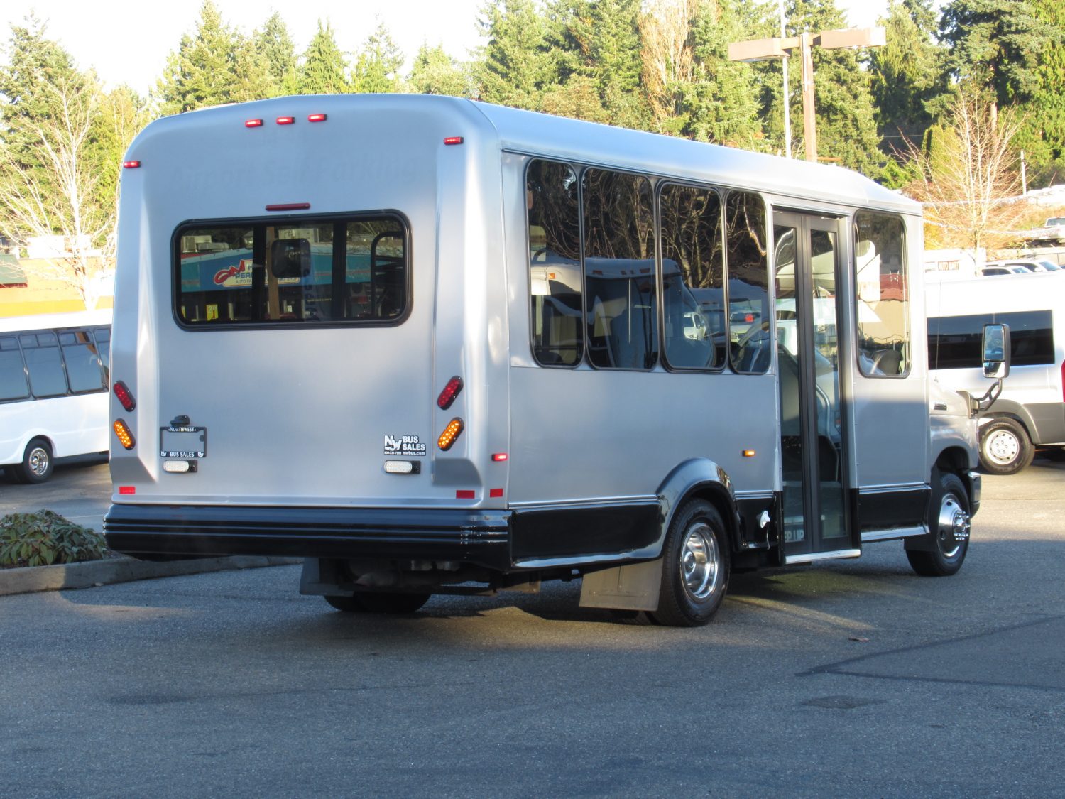 2016 Ford Eldorado Aerotech 14 Passenger Interior Luggage Shuttle Bus - S15267 - Image 4