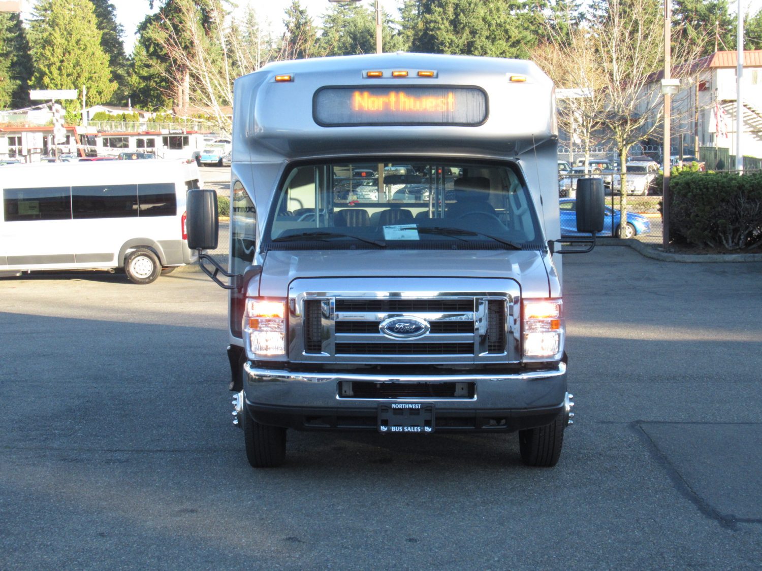 2016 Ford Eldorado Aerotech 14 Passenger Interior Luggage Shuttle Bus - S15267 - Image 12