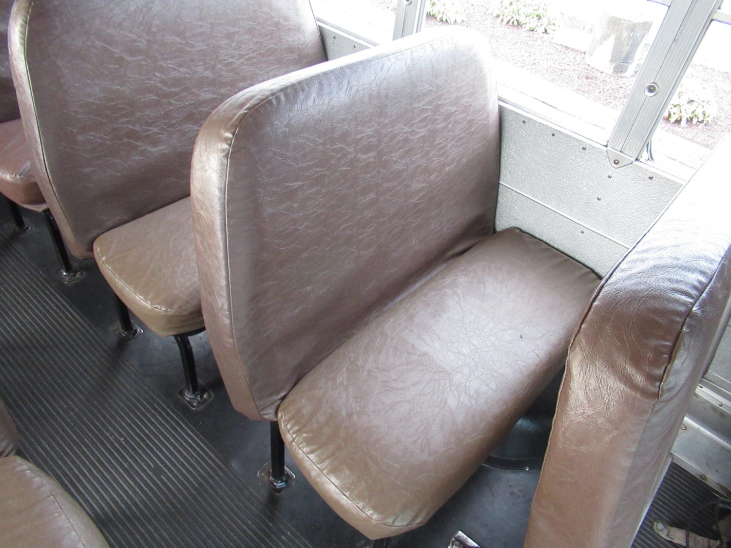 2001 Bluebird All American 84 Passenger School Bus - B99815 - Image 9