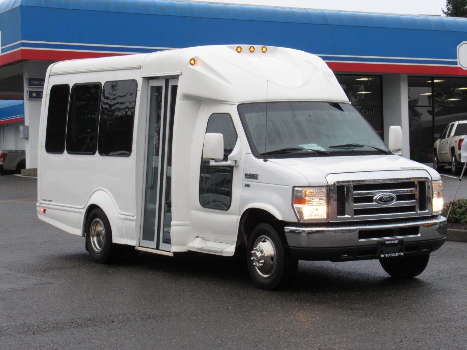 2014 Ford Starcraft Starquest - 14 Passenger Shuttle Bus - S46464