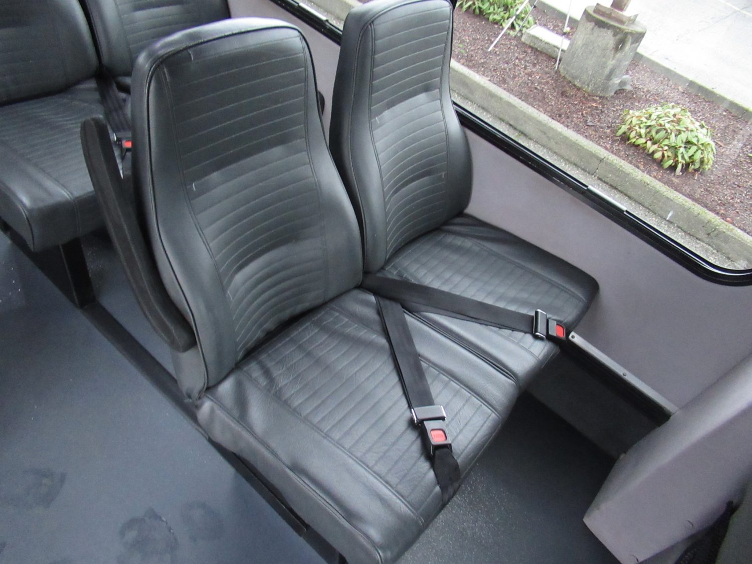 2014 Ford Starcraft Starquest - 14 Passenger Shuttle Bus - S46464 - Image 8