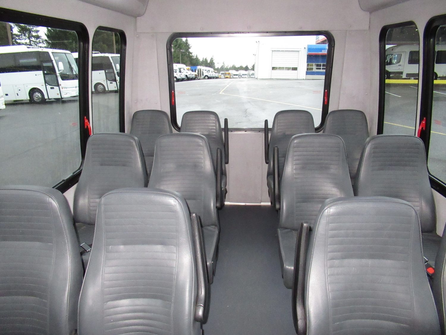 2014 Ford Starcraft Starquest - 14 Passenger Shuttle Bus - S46464 - Image 6