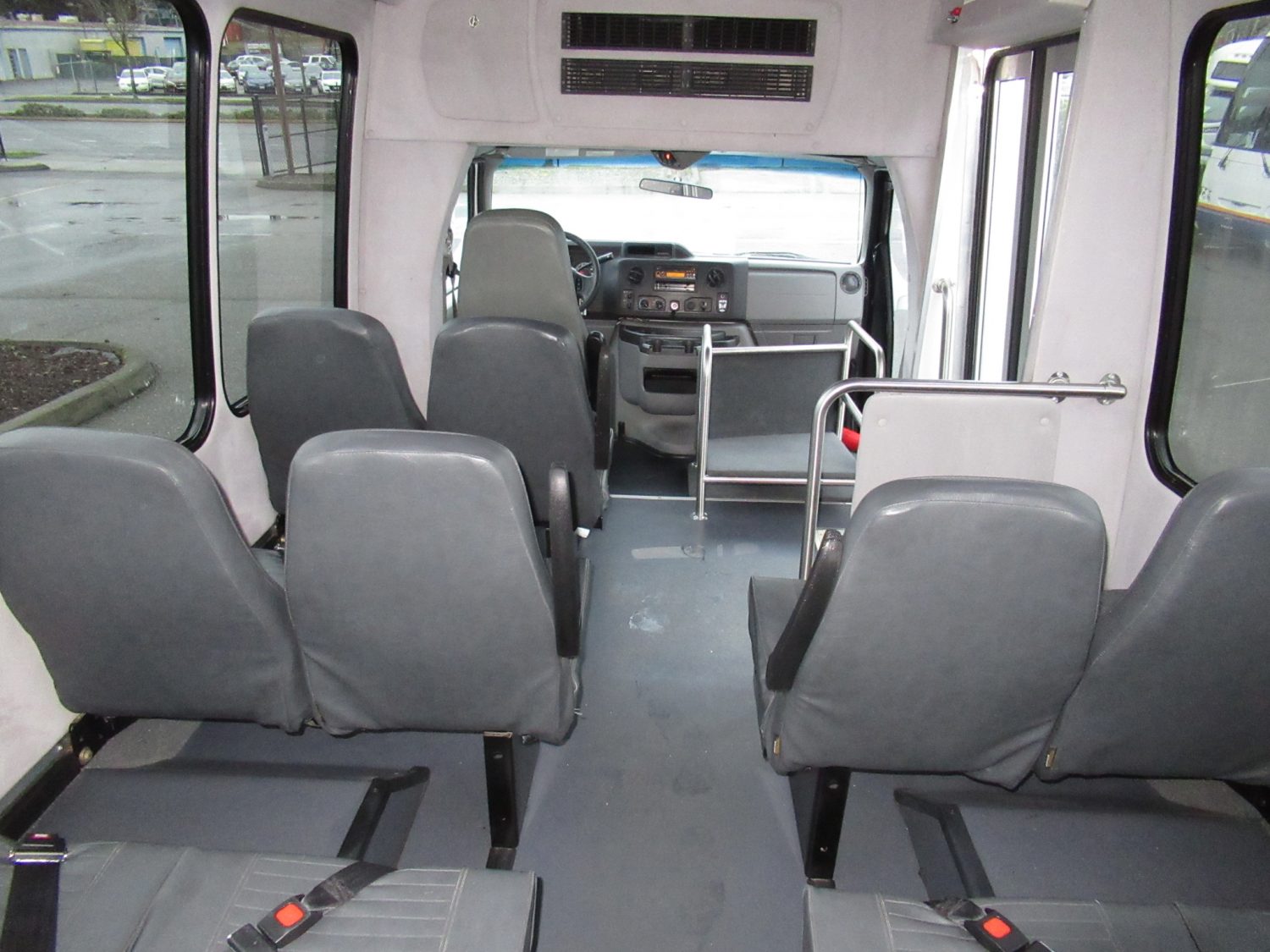 2014 Ford Starcraft Starquest - 14 Passenger Shuttle Bus - S46464 - Image 9