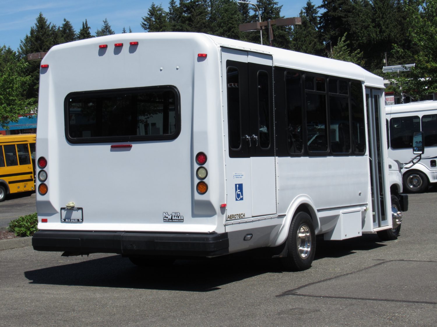 2009 Ford Eldorado Aerotech 12 + 2 ADA Shuttle Bus for Sale - S21257 - Image 3