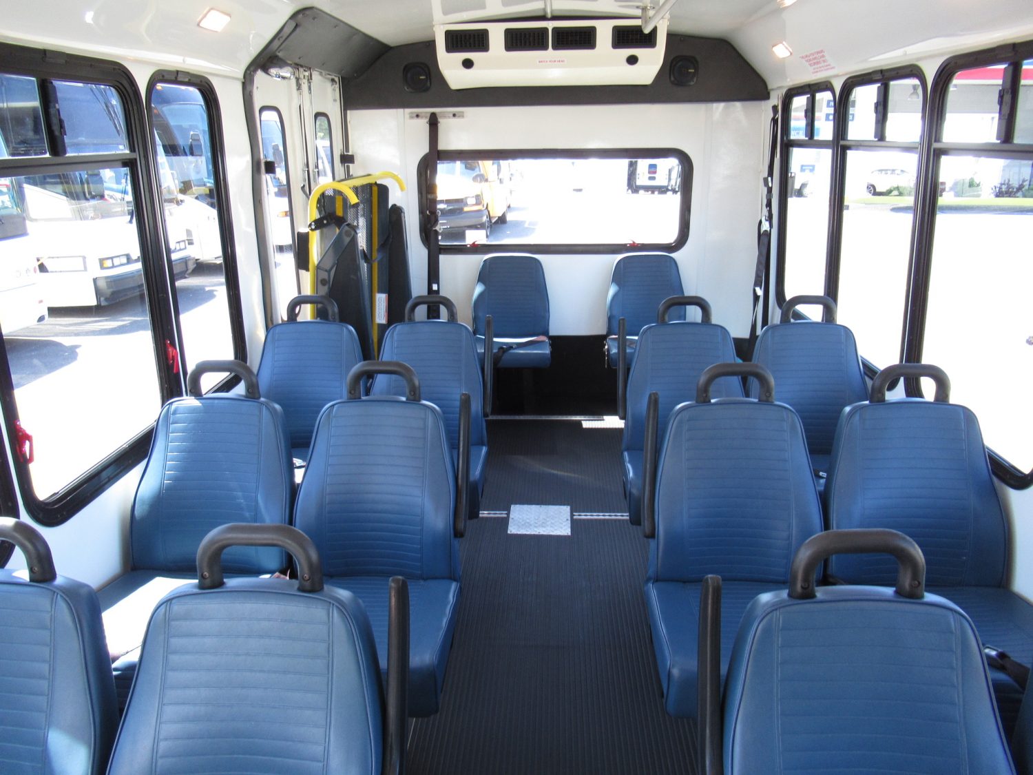 2009 Ford Eldorado Aerotech 12 + 2 ADA Shuttle Bus for Sale - S21257 - Image 5