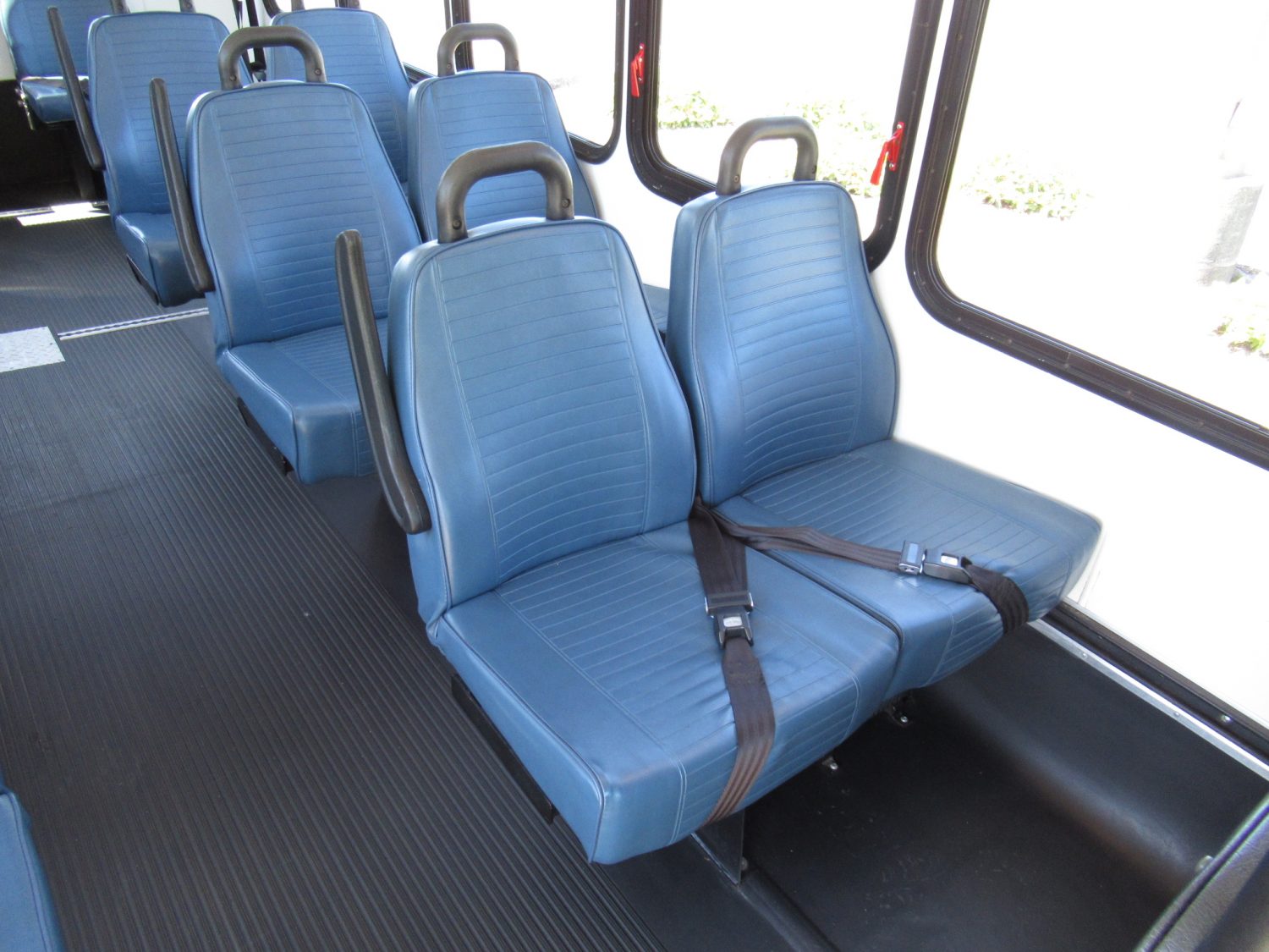 2009 Ford Eldorado Aerotech 12 + 2 ADA Shuttle Bus for Sale - S21257 - Image 8