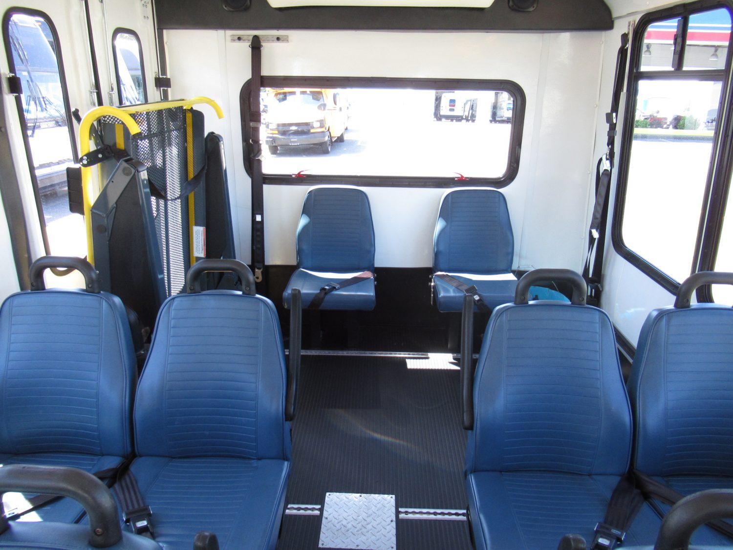 2009 Ford Eldorado Aerotech 12 + 2 ADA Shuttle Bus for Sale - S21257 - Image 6