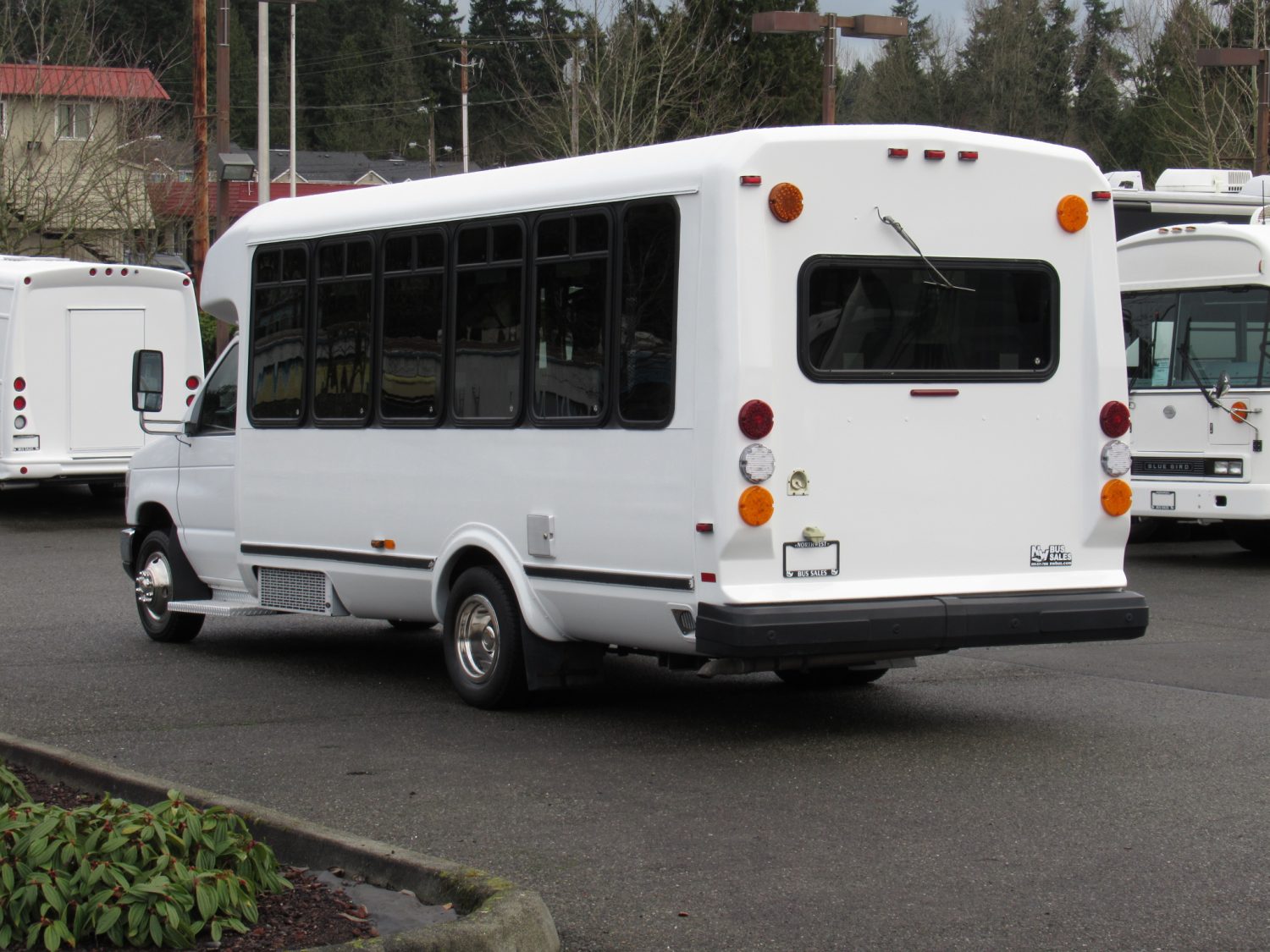 2012 Ford Eldorado Aerotech 13 Passenger ADA Shuttle Bus - S41452 - Image 4